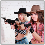 Cowgirl gunfight – Amelie vs Sabrina